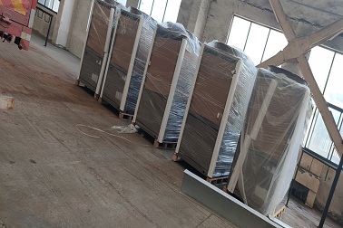 5臺130空氣能模塊現場到位